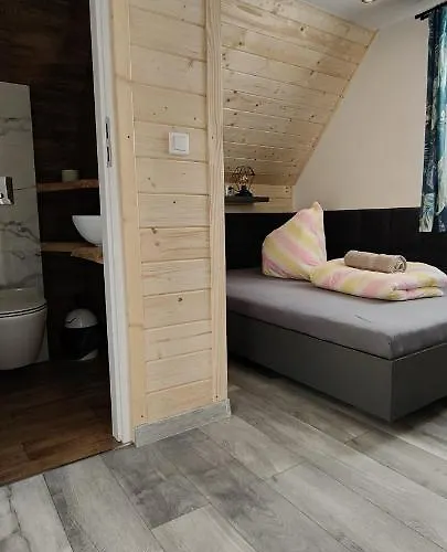 民宿 Goscinne Tyrol *